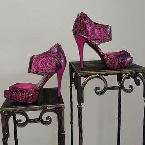 Anne Michelle Fuchsia Pink Heels size 8. 3.5 inches tall.
